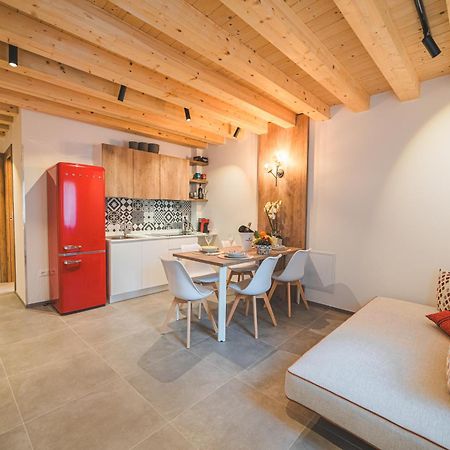 Battisti Hospitality - Si, Viaggiare Apartment Чоджия Екстериор снимка