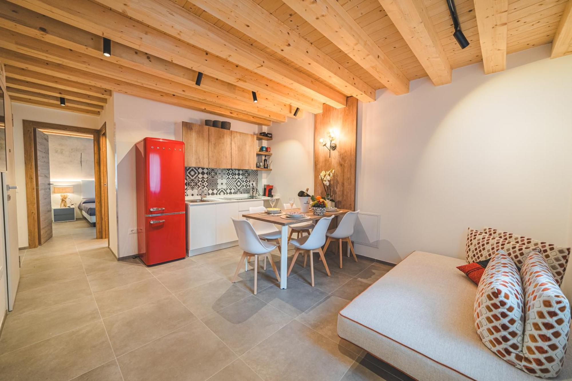 Battisti Hospitality - Si, Viaggiare Apartment Чоджия Екстериор снимка