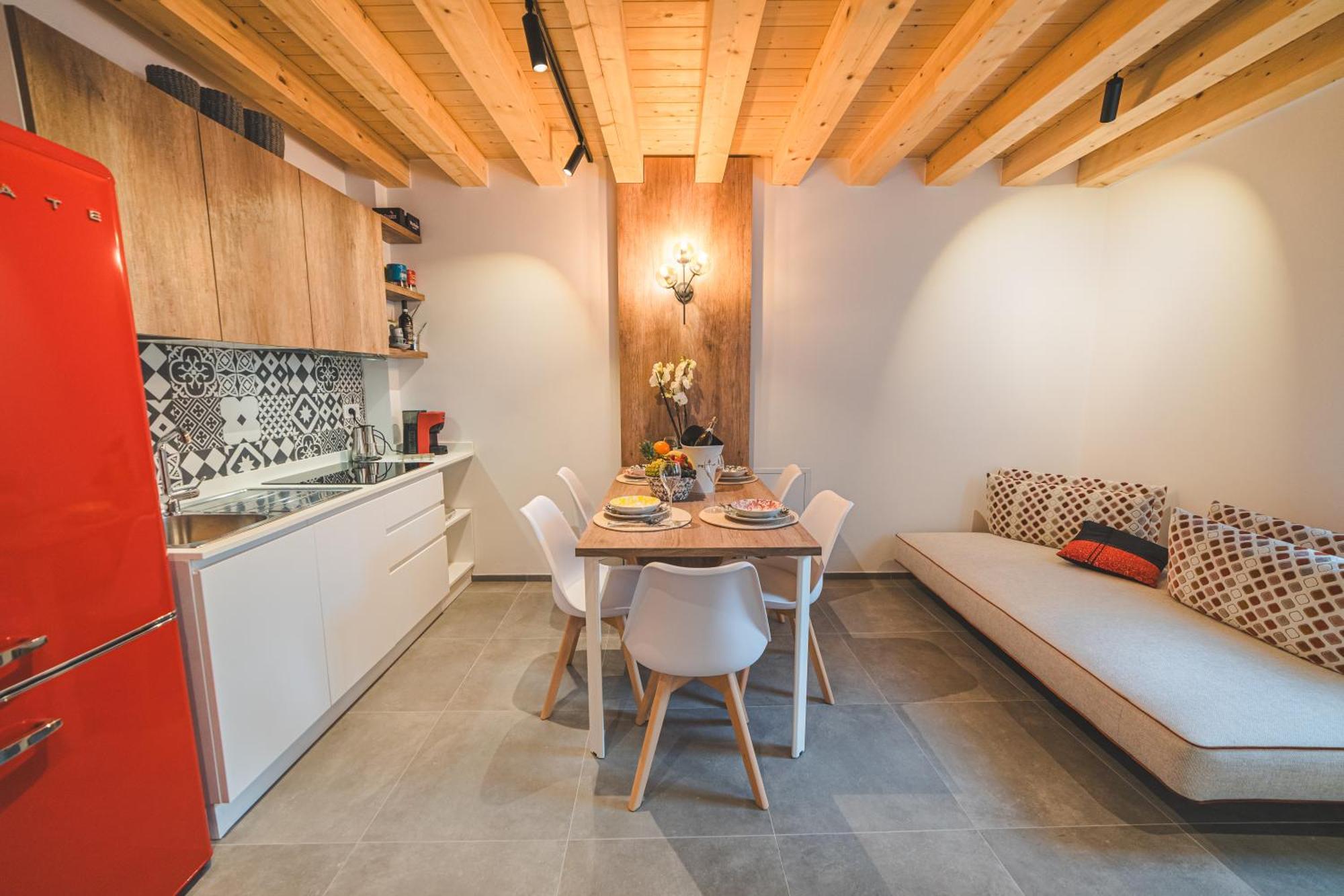 Battisti Hospitality - Si, Viaggiare Apartment Чоджия Екстериор снимка