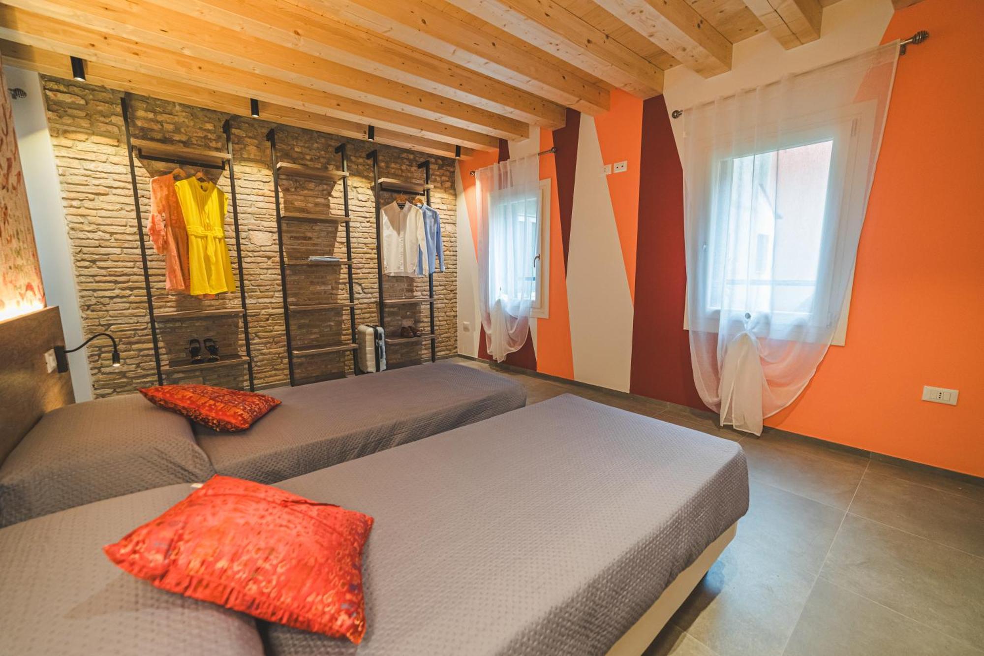 Battisti Hospitality - Si, Viaggiare Apartment Чоджия Екстериор снимка
